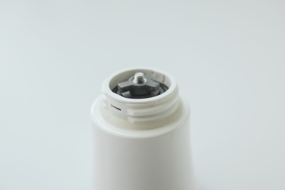 Hario ceramic and wood grinder-11