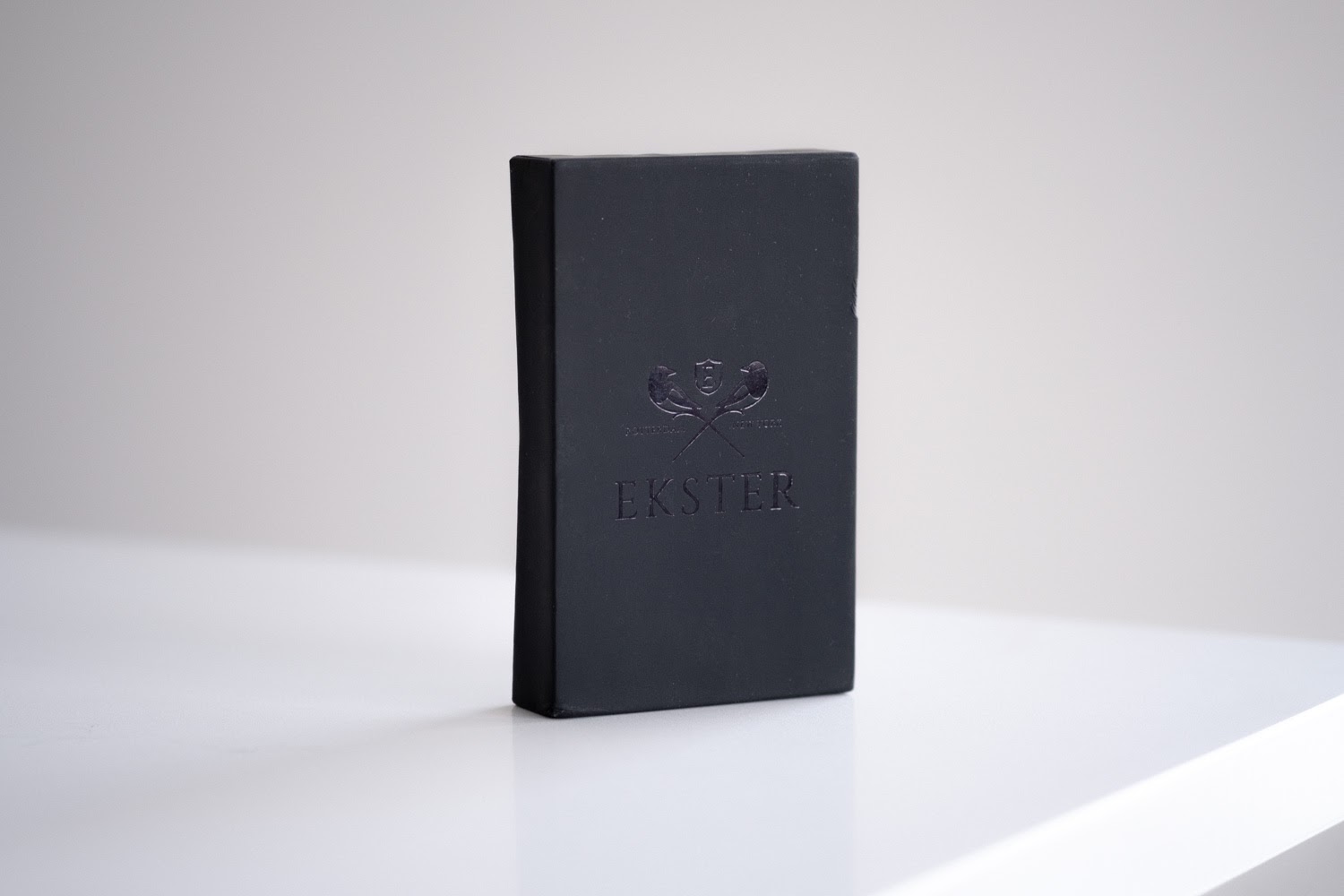 ekster wallet packaging