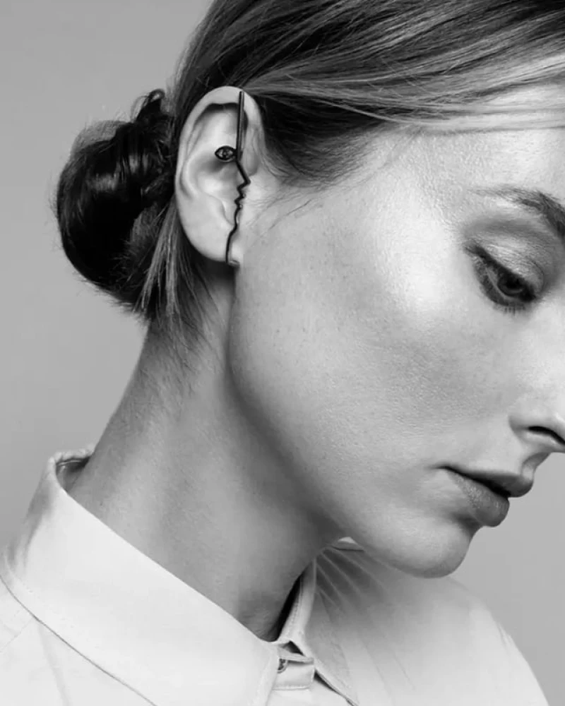 68 Minimalist Earrings to Wear in Style (2023 edition)