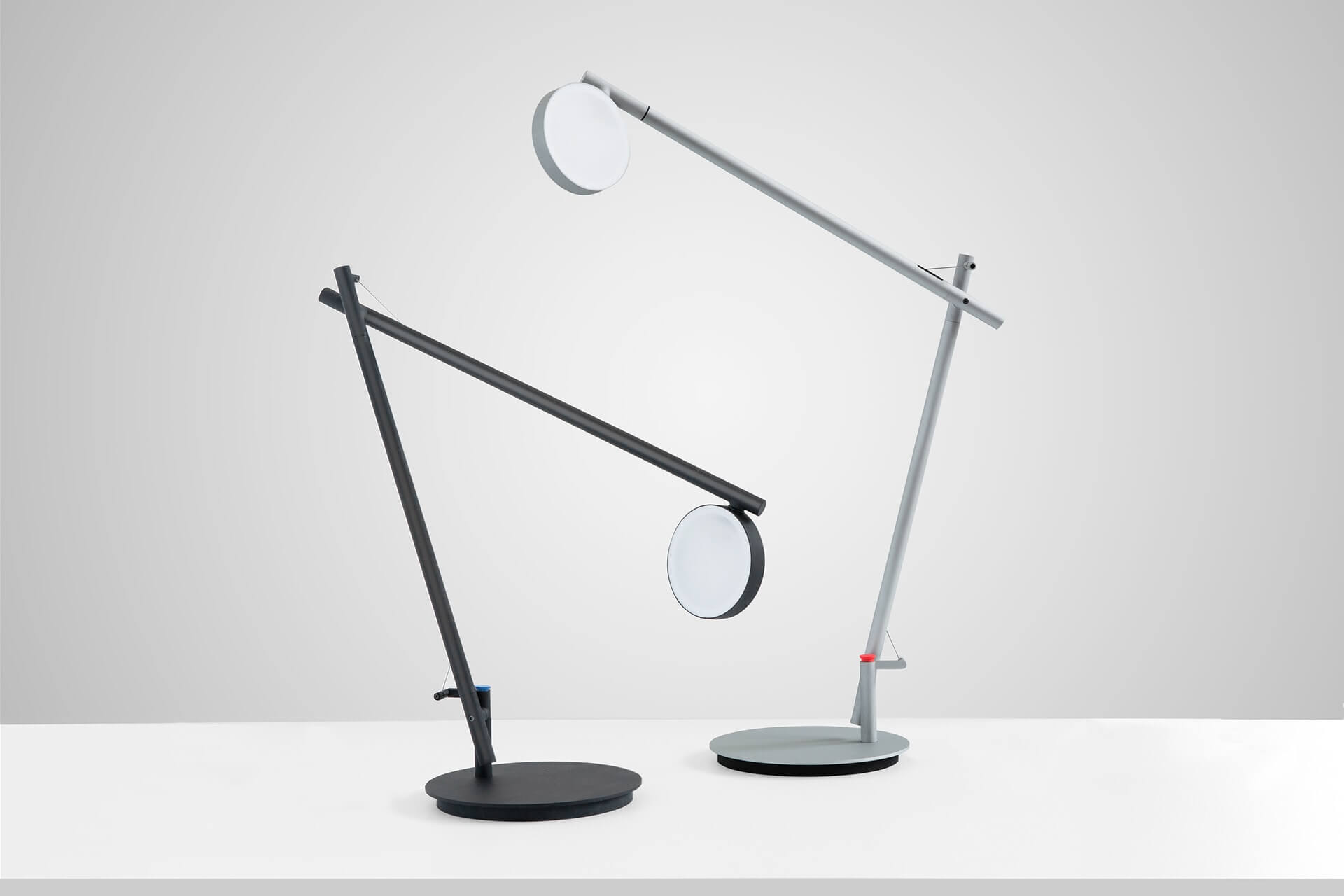 Stasis Lamp — A Beautiful Design for your Desk