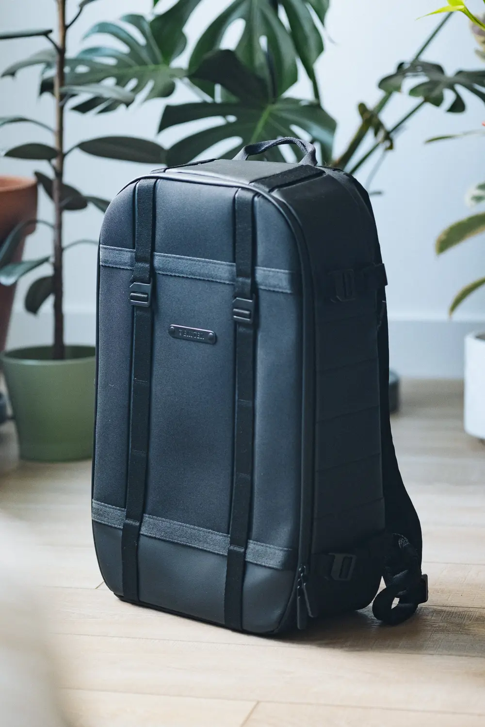 Ekster Grid Backpack Review — My Favorite Travel Bag