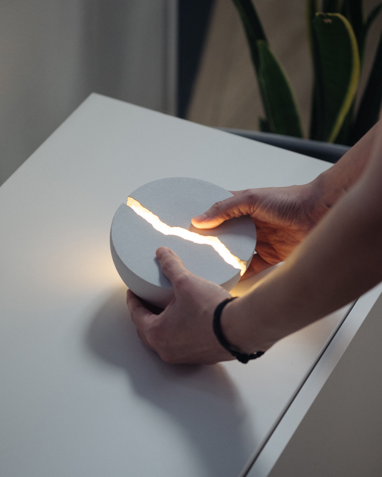 Lumio Teno Review — A Kintsugi Inspired Lamp